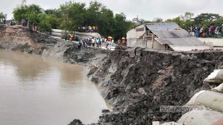 khulna-beri-badh-081025-01-1759930886