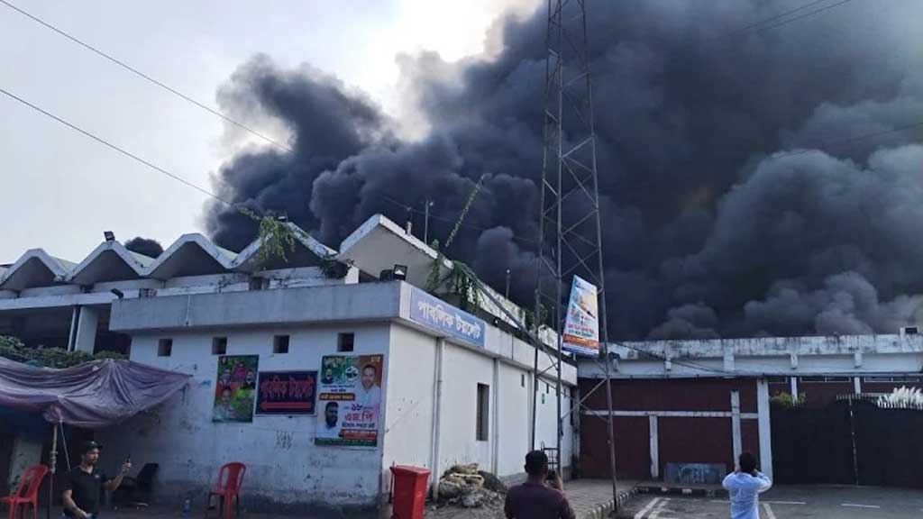 sahjalal-airport-fire-181025-02-1760779462